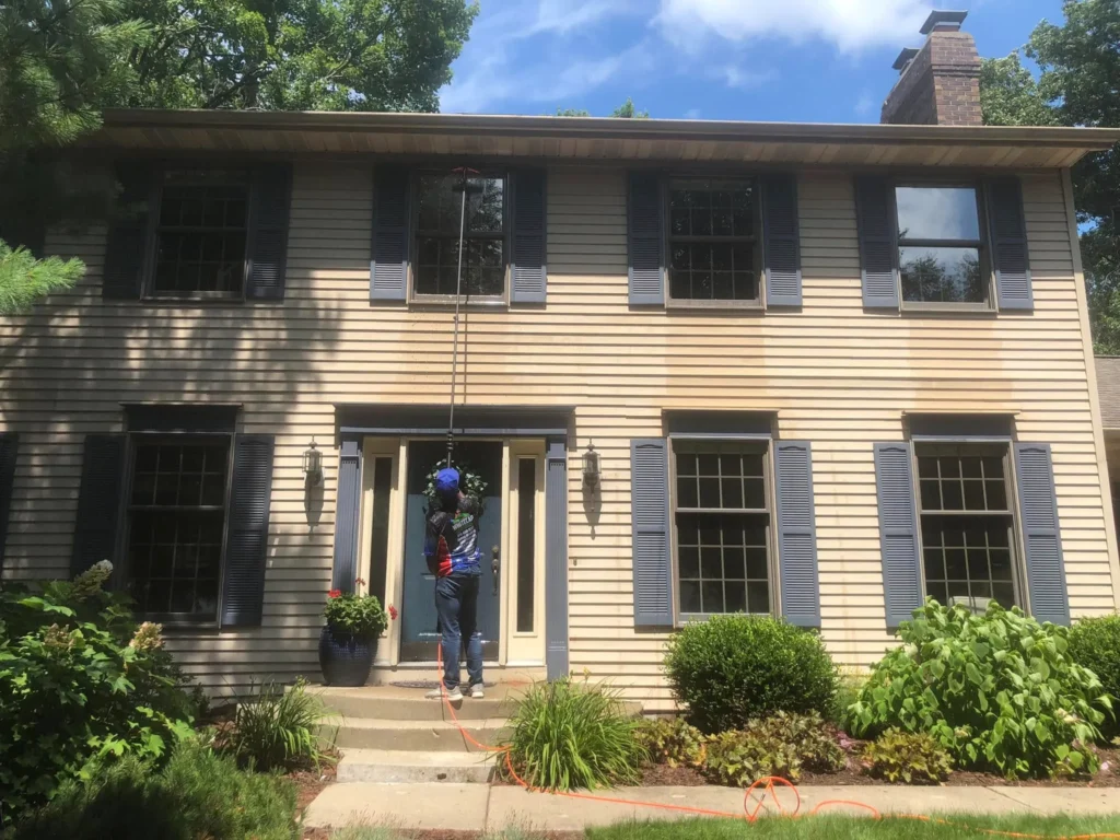 Residential house exterior and siding cleaning service